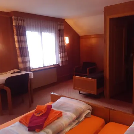Heidi-guesthouse-amden Sternen